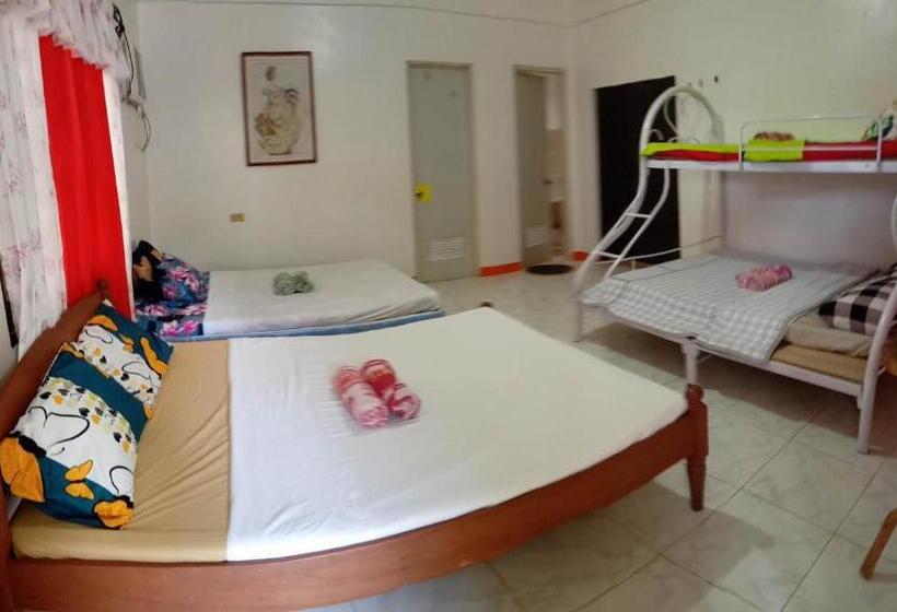 تختخواب و صبحانه Riverside At Aninuan Accommodation And Food