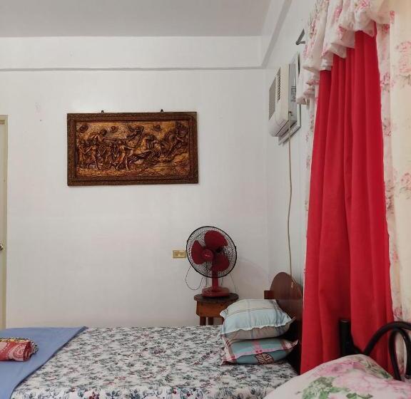 تختخواب و صبحانه Riverside At Aninuan Accommodation And Food