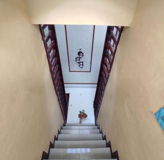 تختخواب و صبحانه Riverside At Aninuan Accommodation And Food