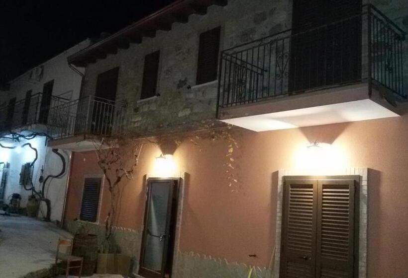 Отель Agriturismo La Stragola