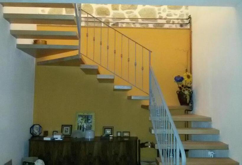 Отель Agriturismo La Stragola