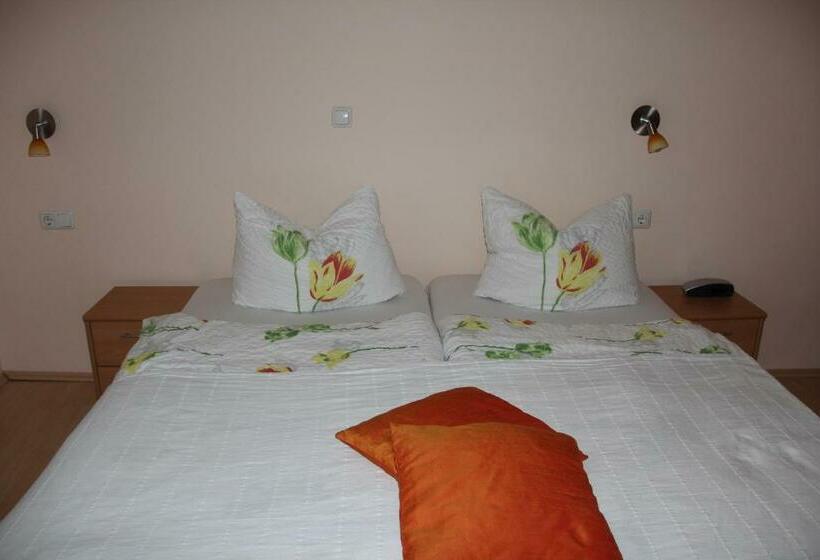 酒店 Gastehaus Weingut Rossler