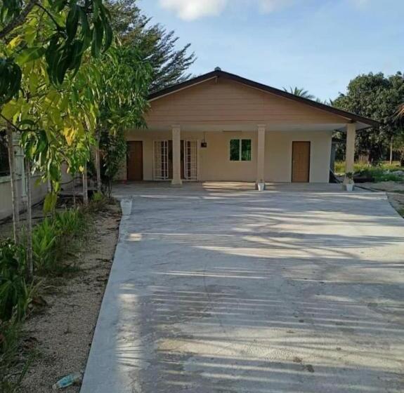 בית מלון כפרי Alia Express Villa Temila