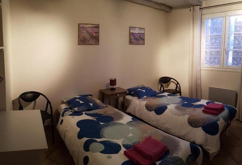 ペンション A L Ombre Du Ventoux