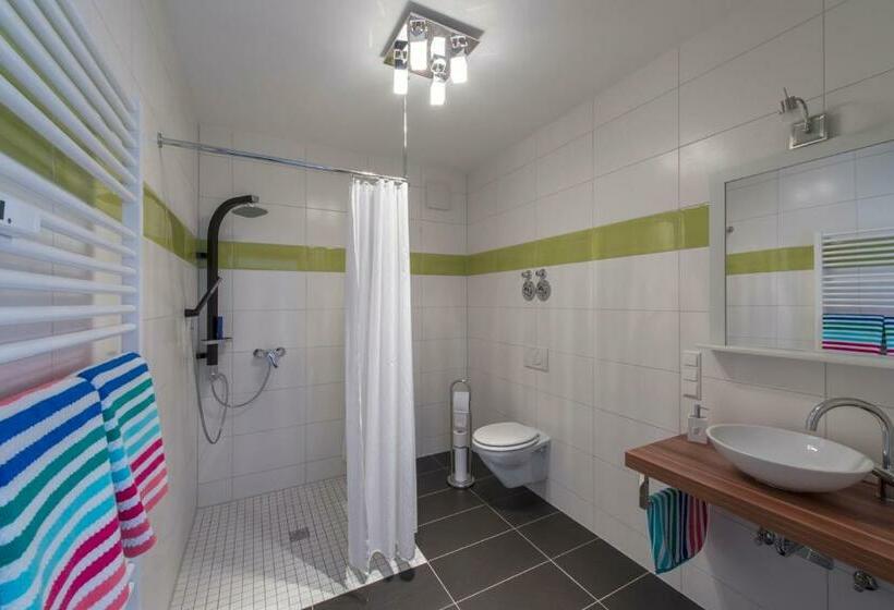 פנסיון Café & Mehr