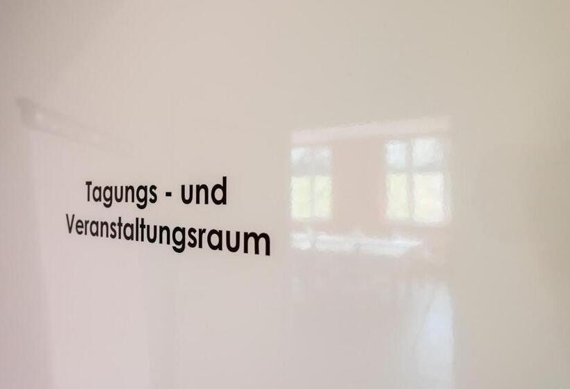 פנסיון Café & Mehr