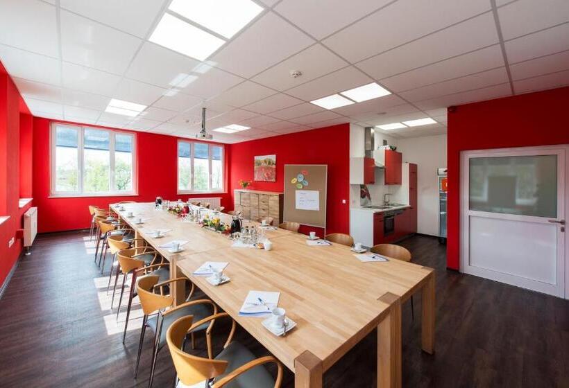 פנסיון Café & Mehr