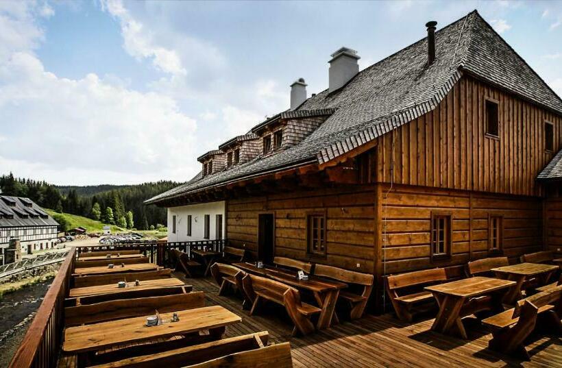 بنسيون Pivovar Lyer