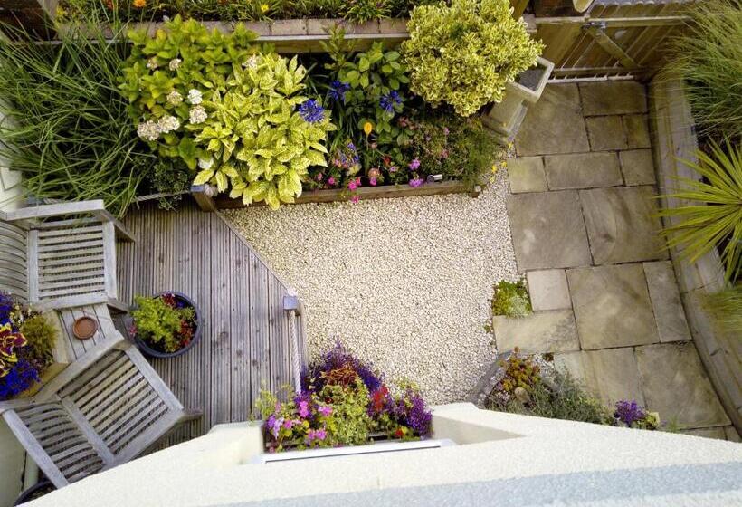 پانسیون Summerwind Guest House