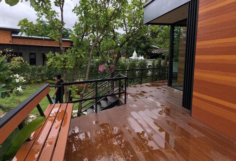 پانسیون The Loft Resort Kabin Buri