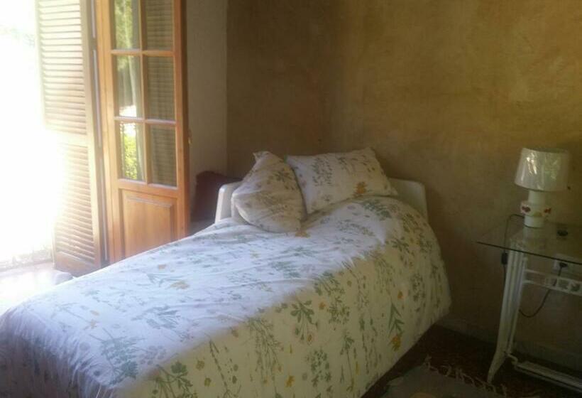 פנסיון Villa Marina