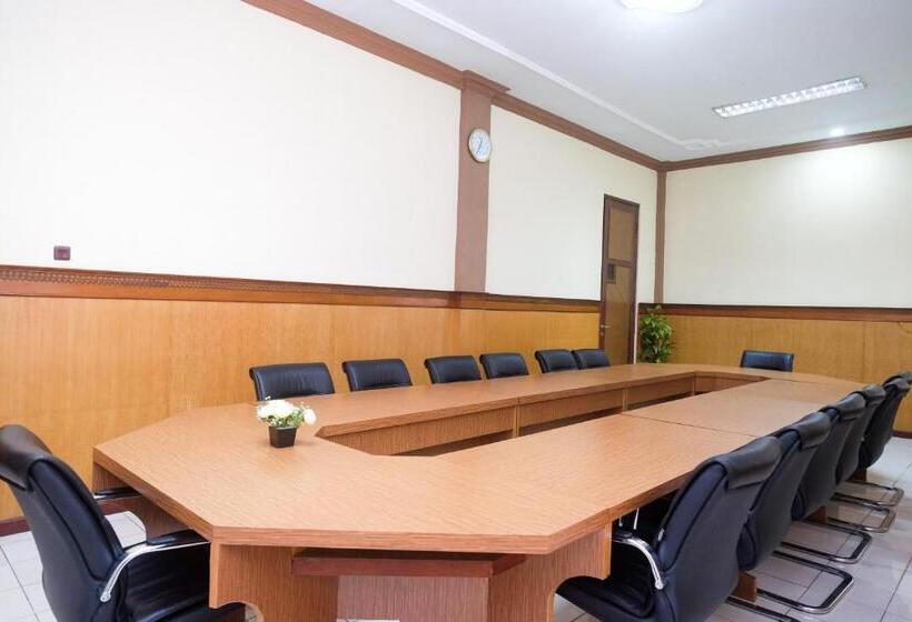 Urbanview Hotel Dedy Jaya Brebes