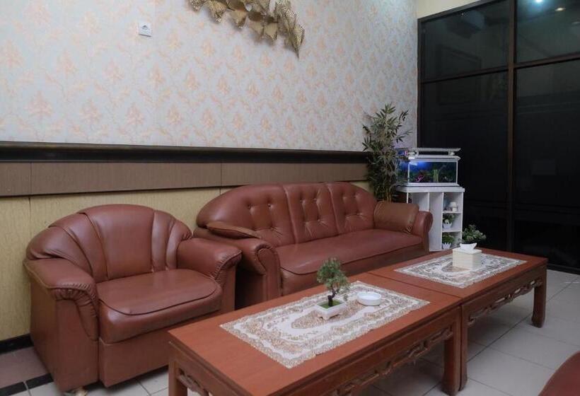 Urbanview Hotel Dedy Jaya Brebes