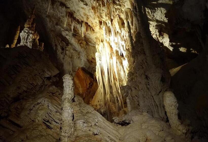 مبيت وإفطار Au Mas Des Graviers