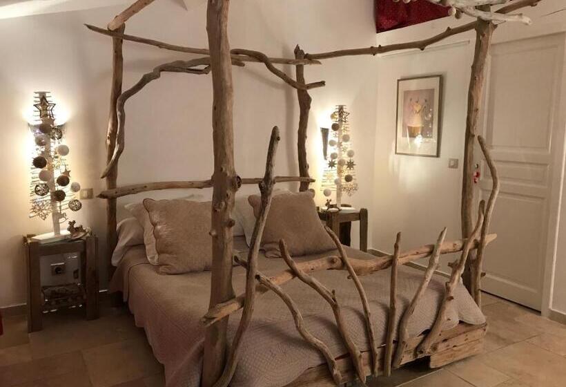 تختخواب و صبحانه Cabanon De Camille