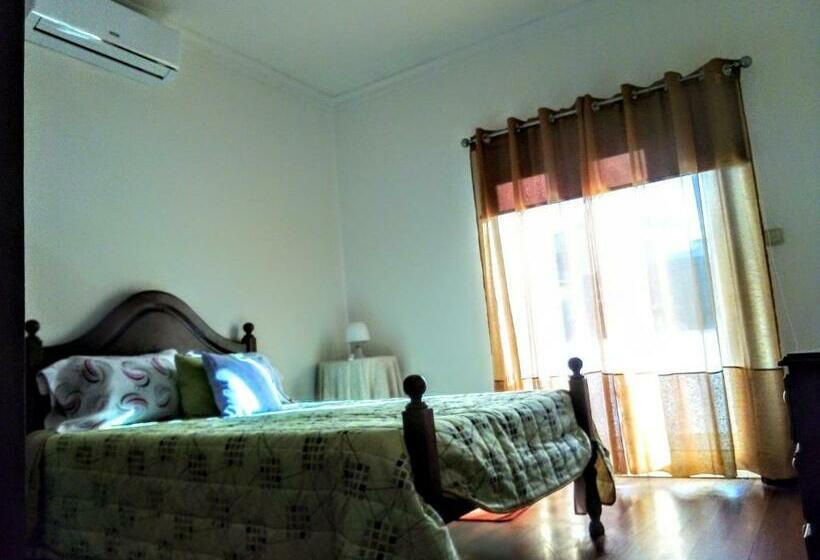 مبيت وإفطار Casa Vale Do Rio Ovil
