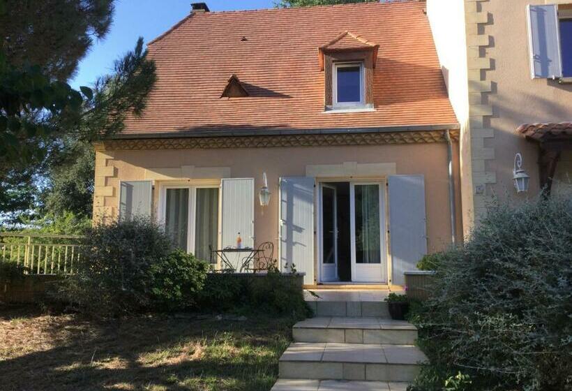 مبيت وإفطار La Sembelie