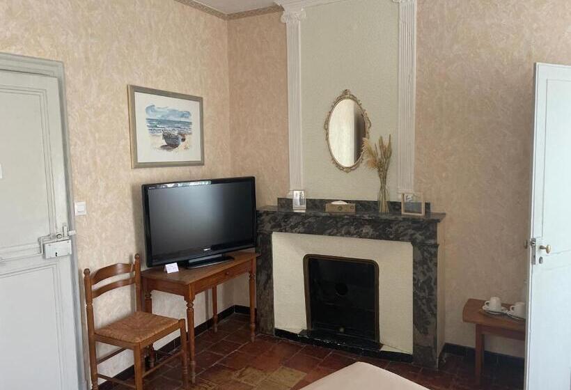 مبيت وإفطار Maison D Hotes Le Val D Aleth