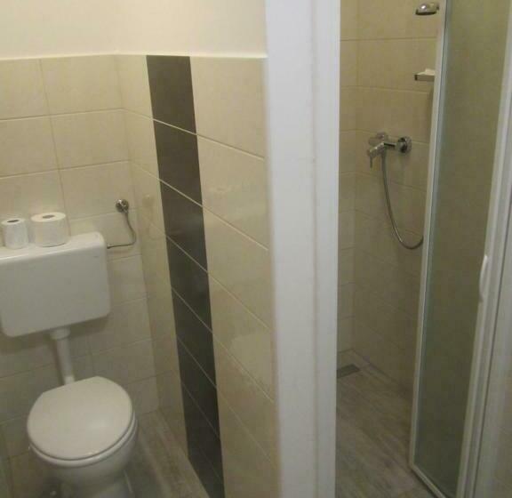 تختخواب و صبحانه Pod Orehi