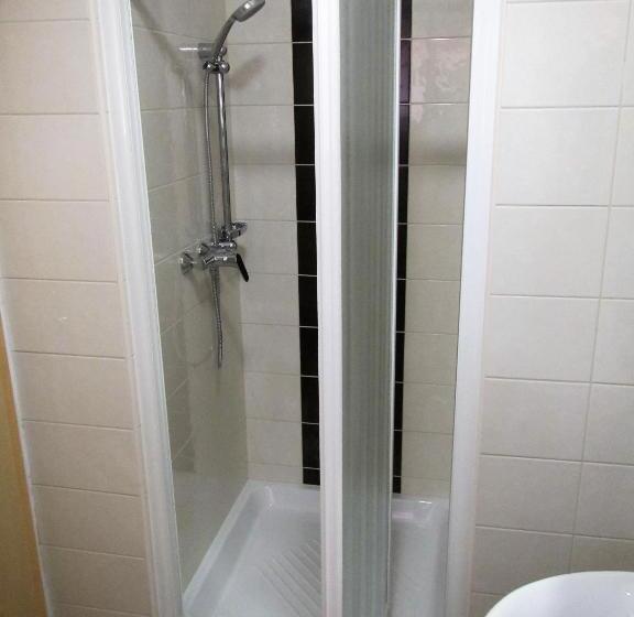 تختخواب و صبحانه Pod Orehi