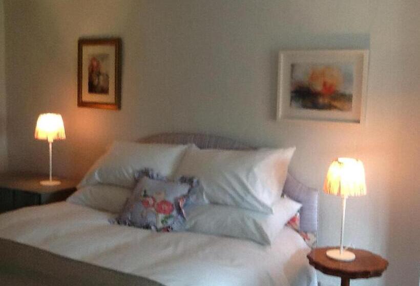 Bed and Breakfast Swan Cottage