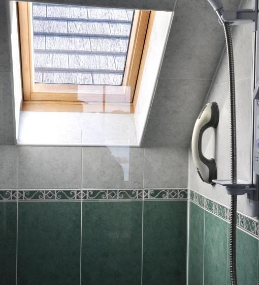 تختخواب و صبحانه The Moorings