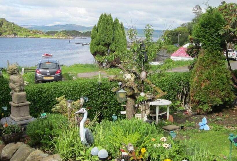 تختخواب و صبحانه The Moorings