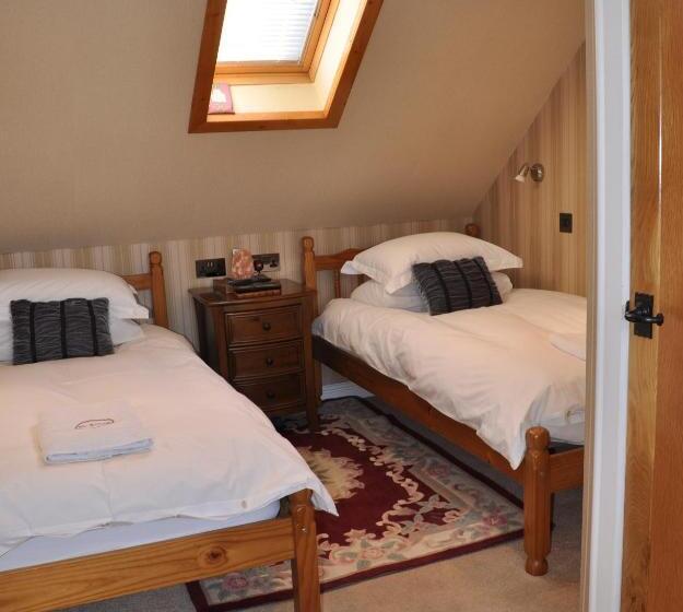 تختخواب و صبحانه The Moorings