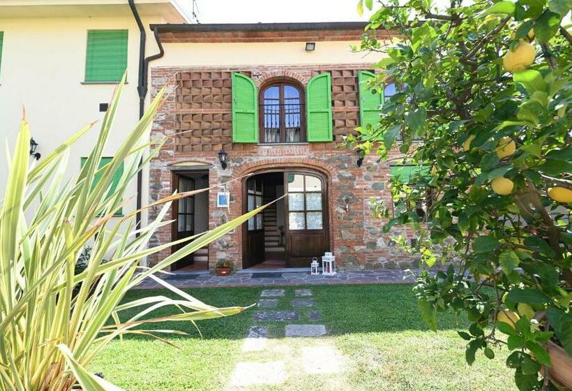 Отель Agriturismo Corte Stefani