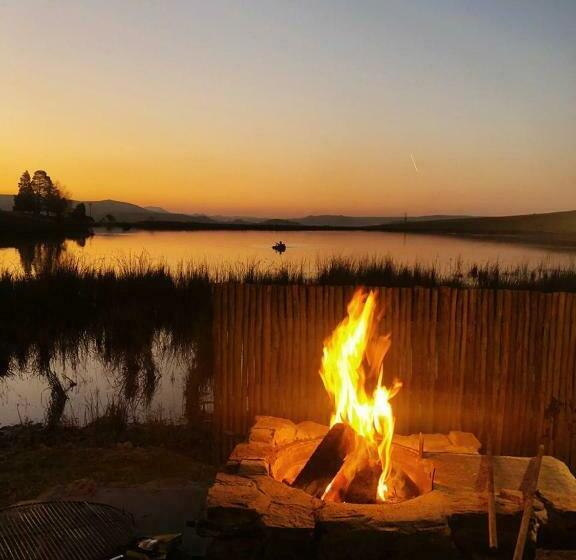 בית מלון כפרי Copperleigh Trout Cottages