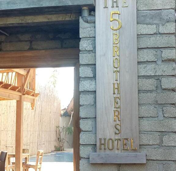 בית מלון כפרי The 5 Brothers