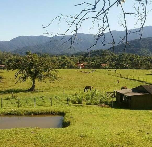 ペンション Aldeia De Camburi