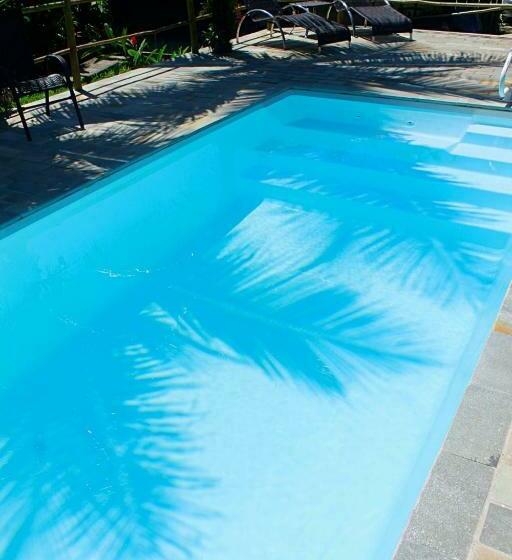 ペンション Aldeia De Camburi