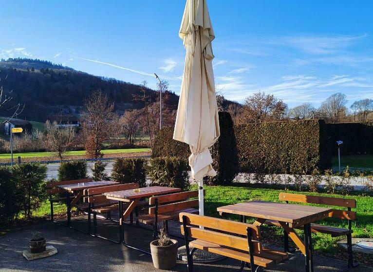 پانسیون Apartments & Rooms Saša