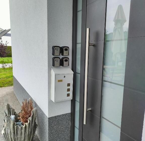 پانسیون Apartments & Rooms Saša