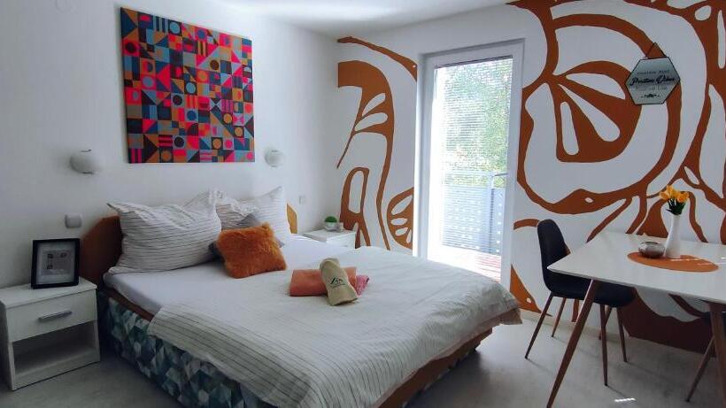 پانسیون Apartments & Rooms Saša