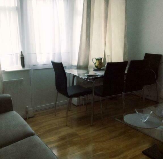 펜션 Bexleyheath Station House