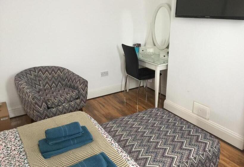 펜션 Bexleyheath Station House