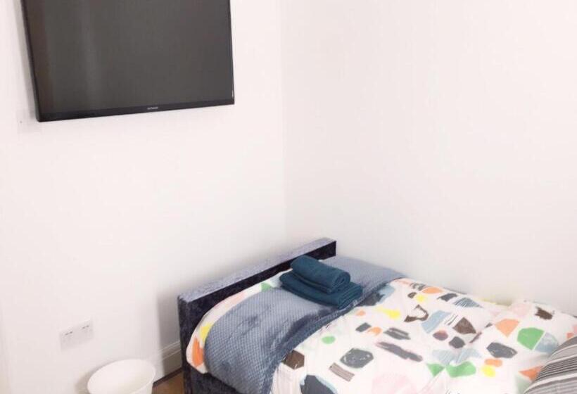 펜션 Bexleyheath Station House