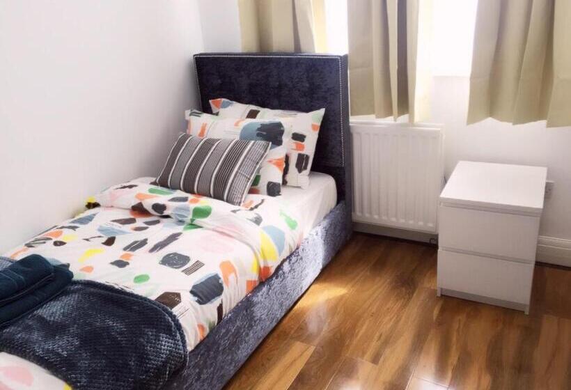 펜션 Bexleyheath Station House