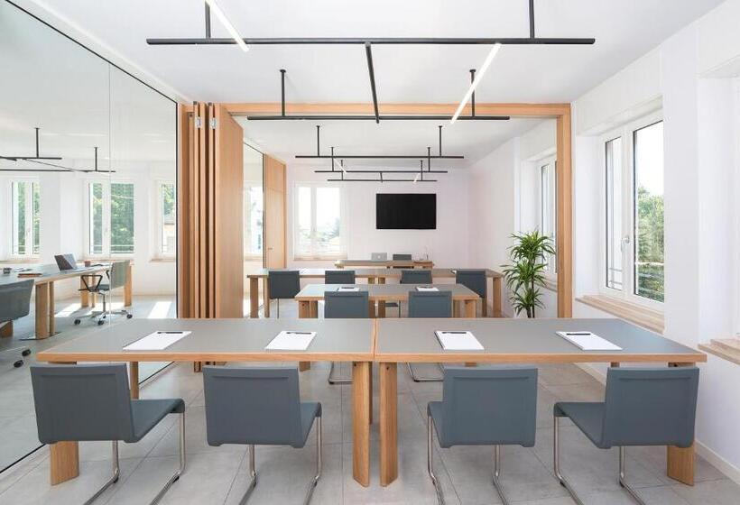 膳宿费 Bnbiz   Coworking