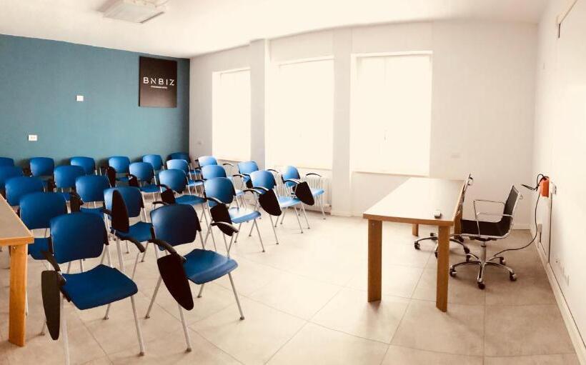 膳宿费 Bnbiz   Coworking