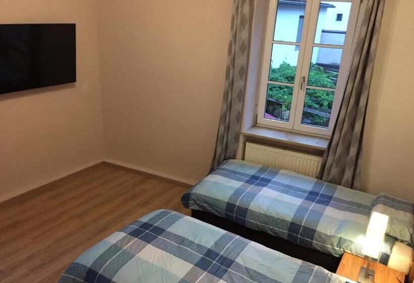 پانسیون Jujhar S Gästehaus