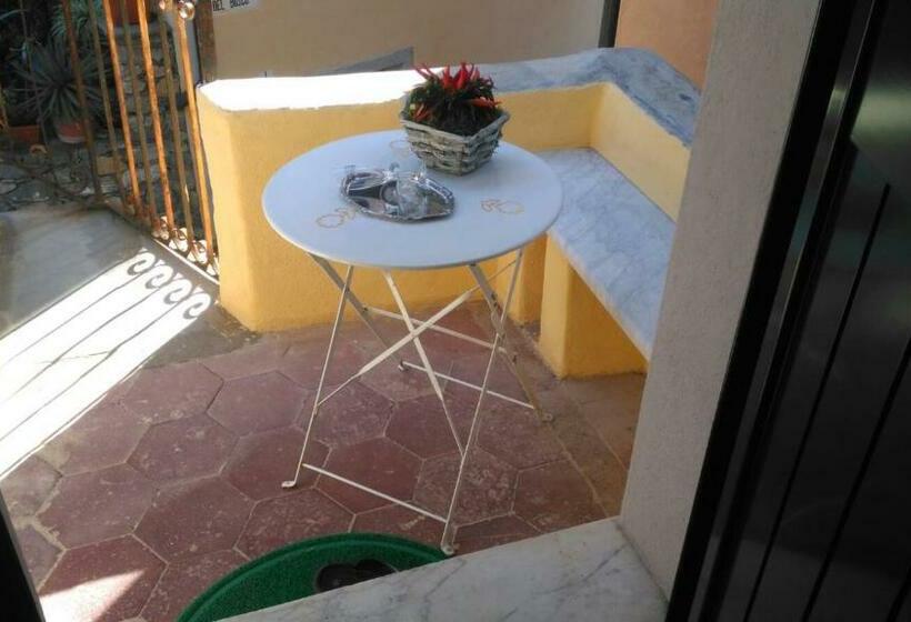 פנסיון La Stanzetta Viola