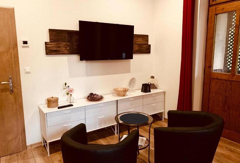 פנסיון Penzión Astoria