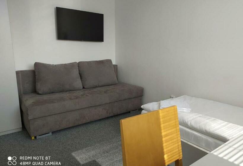 膳宿费 Penzion Valmez