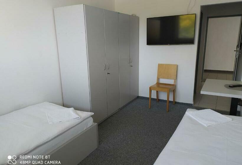 膳宿费 Penzion Valmez