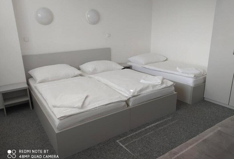 膳宿费 Penzion Valmez