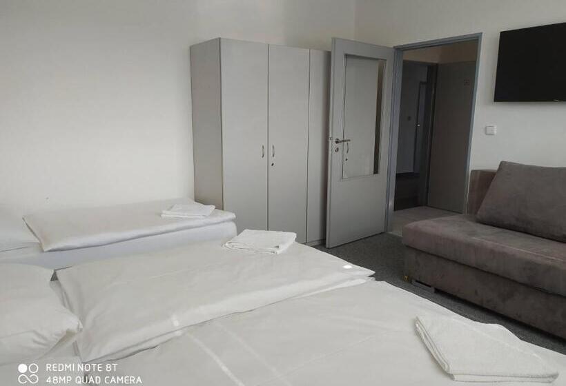 膳宿费 Penzion Valmez