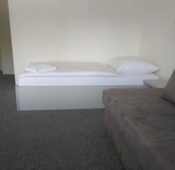 膳宿费 Penzion Valmez